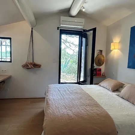 Mas Des Alpilles Bed & Breakfast